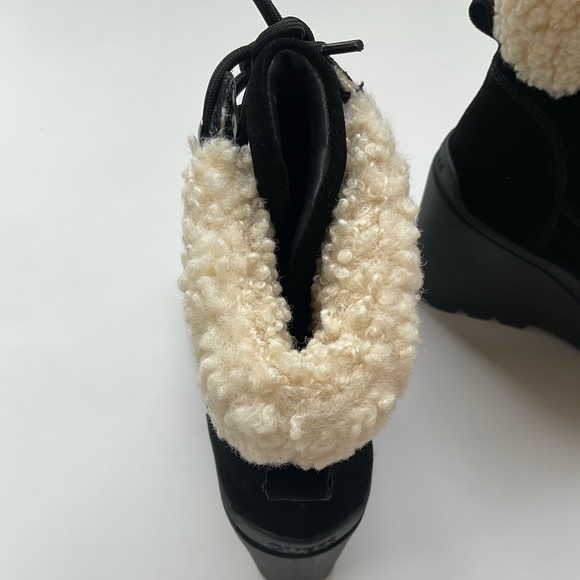 Guess Women’s Taanya Leather Wedge Booties Black Suede Size 8.5 - Picture 6 of 9